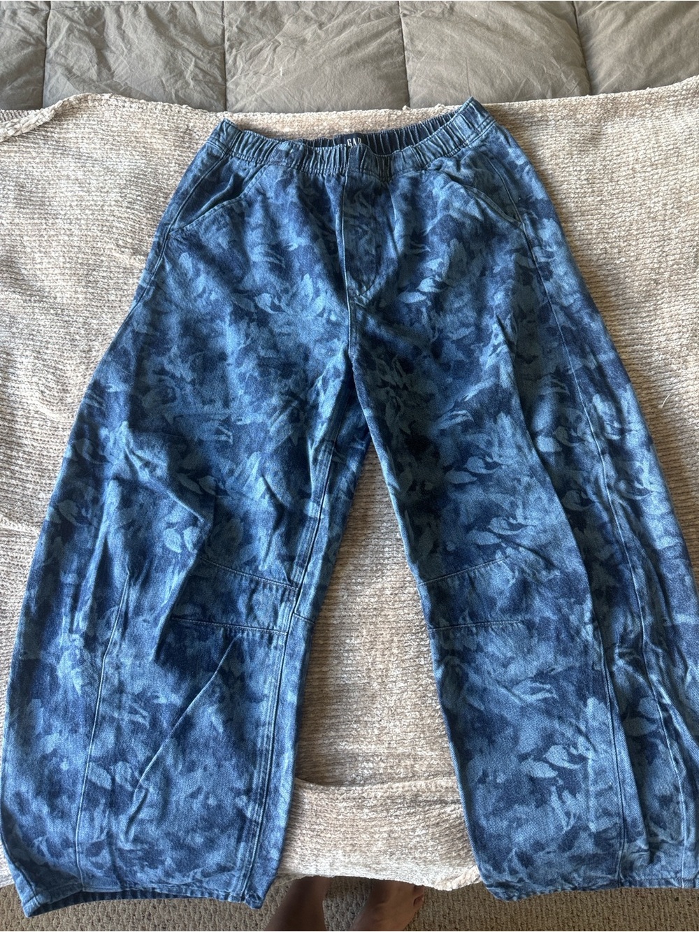 GAP Women's Blue Floral-Print Wide Leg Jeans